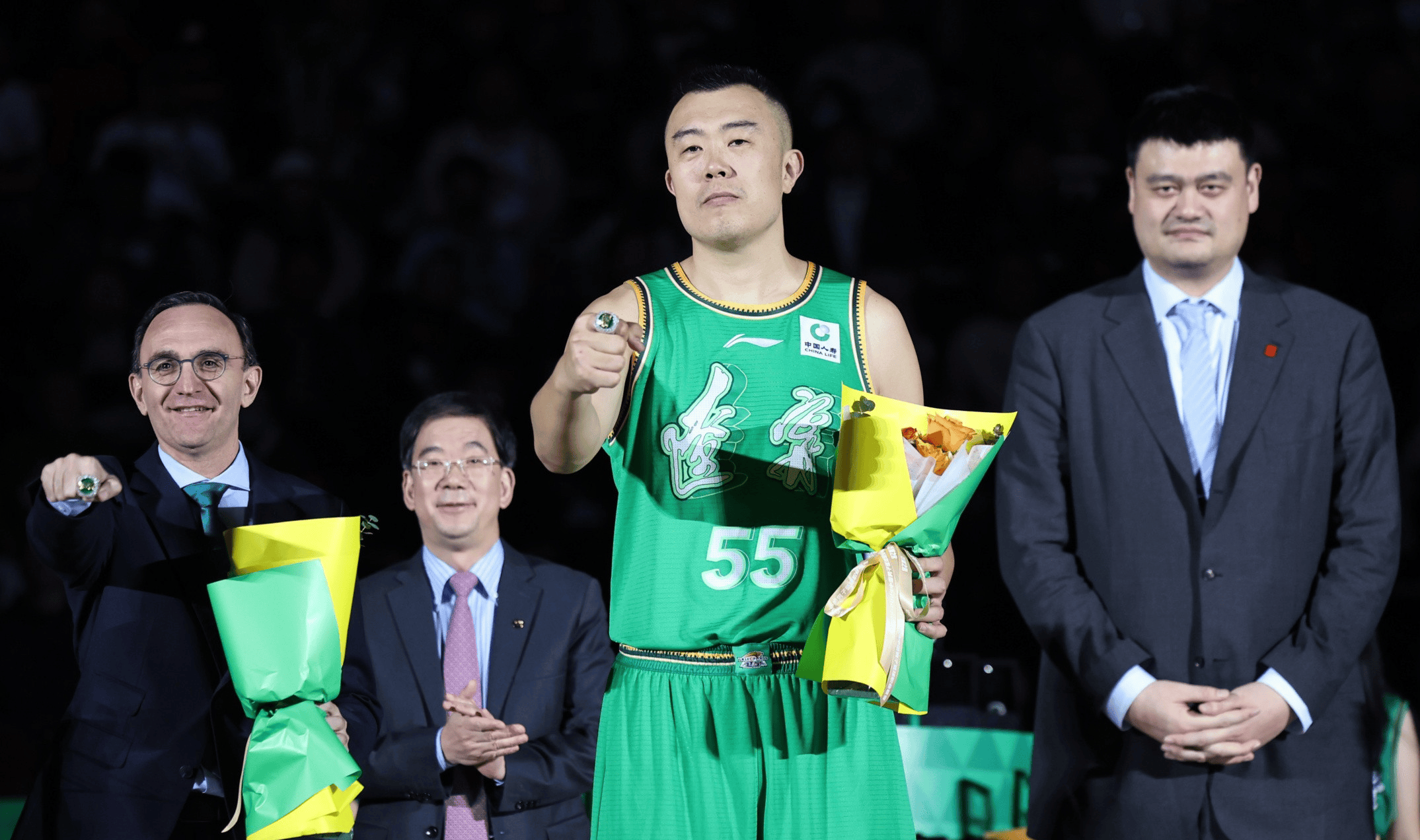 加时末段辽宁本钢调整名单以备NBA总决赛；临场应变环节打磨；媒体盛赞；资深球员宣示担当的简单介绍